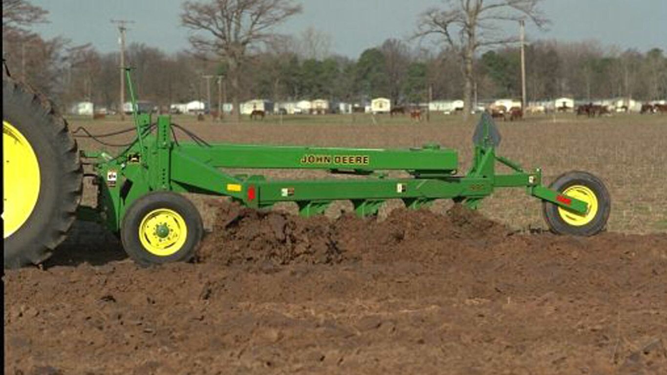 MOLDBOARD PLOWS
