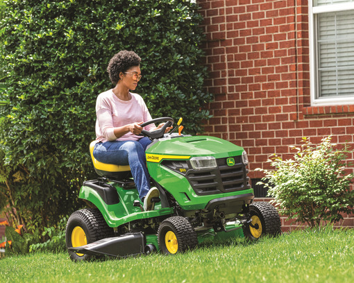 100 SERIES LAWN TRACTORS