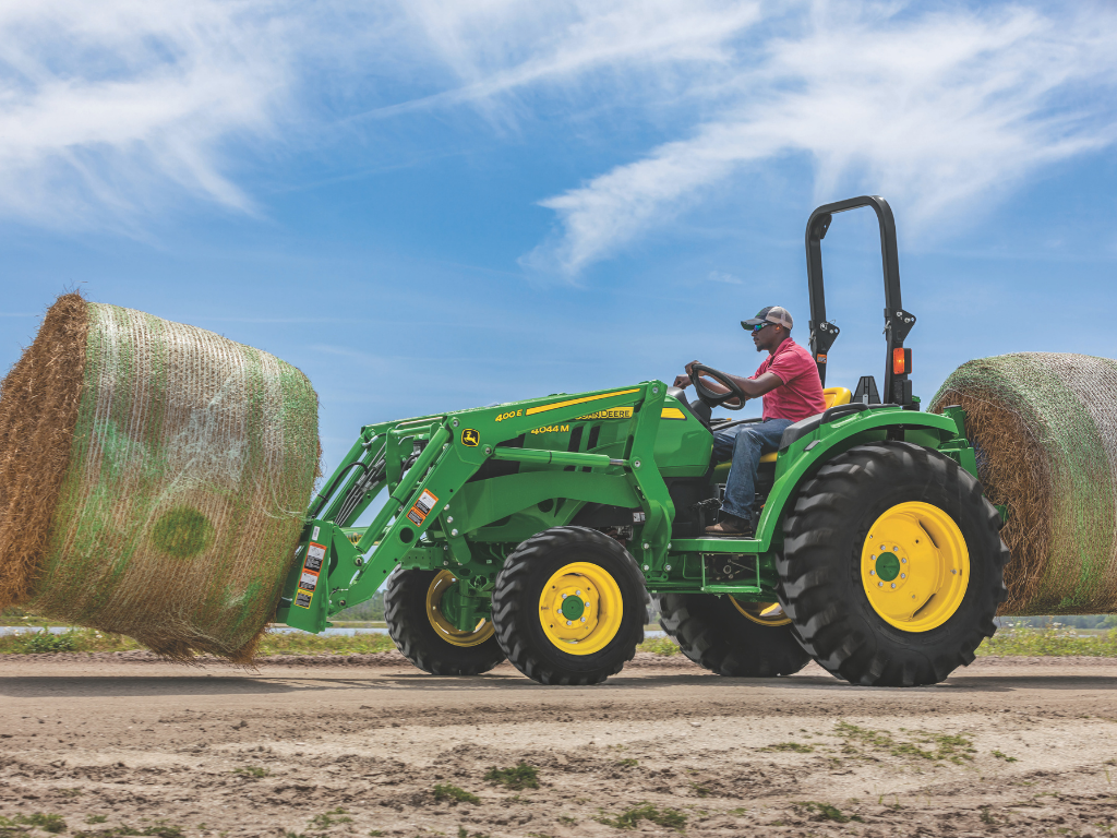 4 SERIES TRACTORS
